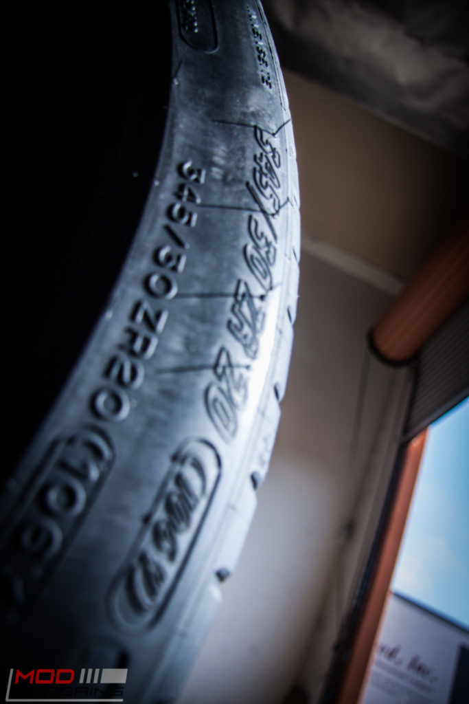 Michelin_Pilot_SuperSport_335_20_instock (11)