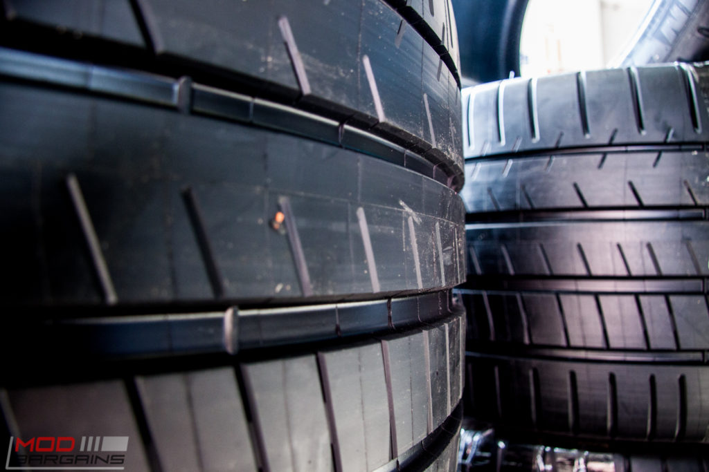 Michelin_Pilot_SuperSport_335_20_instock (8)