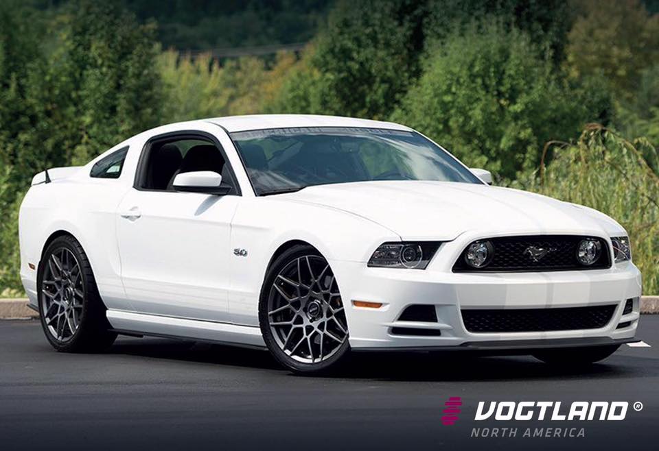 Ford_S197_Mustang_GT_Vogtland_Springs_German