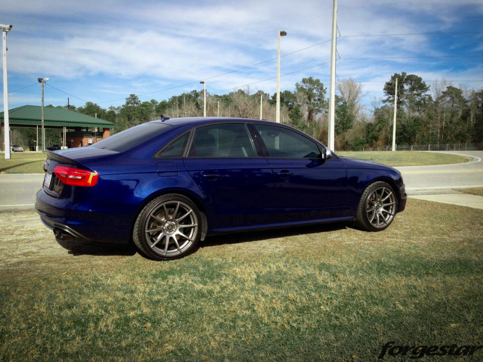 audi-b85-s4-estoril-blue-forgestar-cf10-gunmetal-19x95et40-1