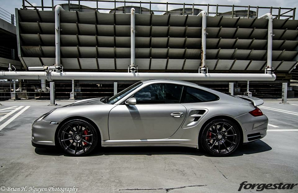 Porsche-997-997tt-Silver-Forgestar-CF10-Gloss-Graphite_19x85-19x12-img003