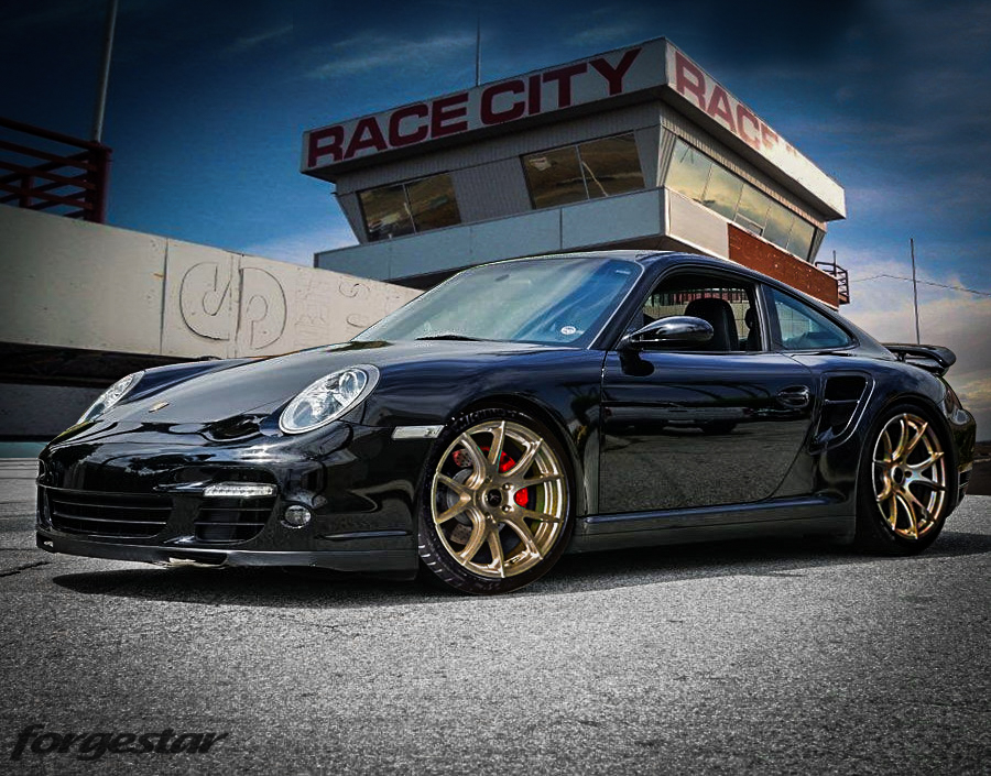 Porsche 997tt Forgestar CF5V Race Gold Render Front