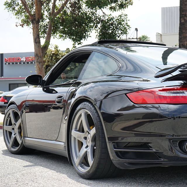 Porsche_997_Turbo_Black_Forgestar_CF5_Silver_Img001