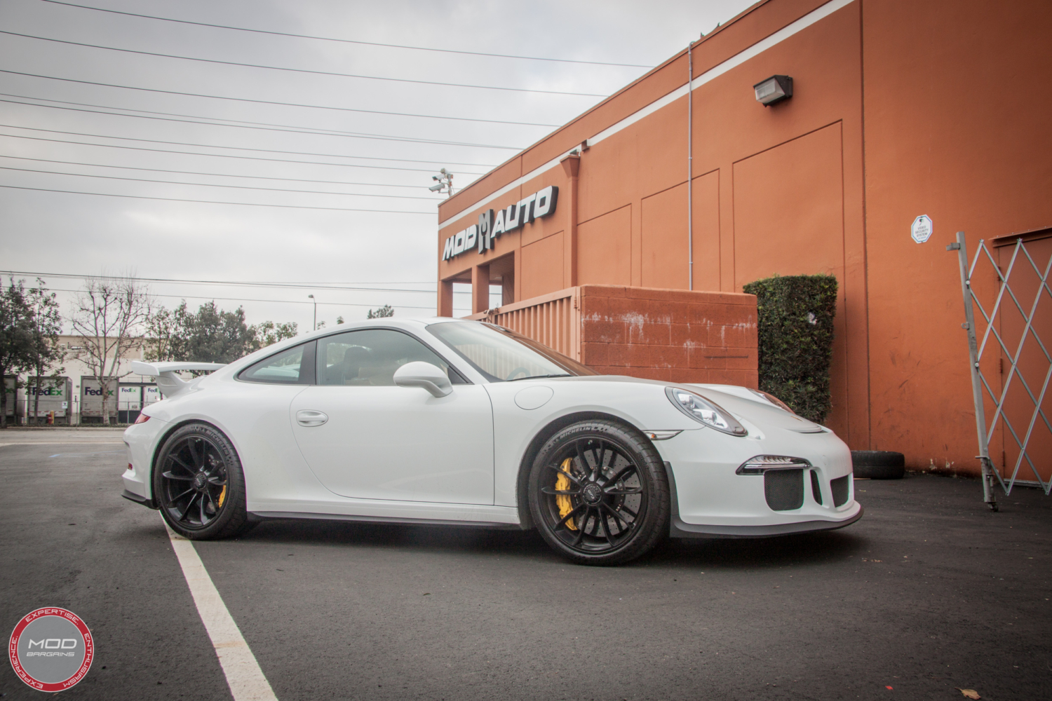 Porsche_911_GT3_991_Sharkwerkz_exh-1