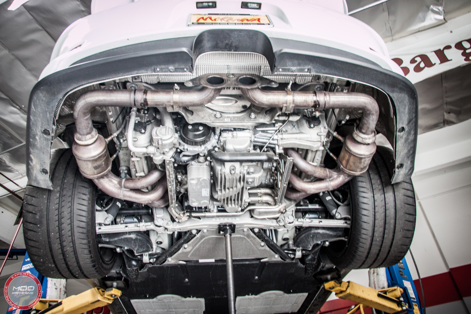 Porsche_911_GT3_991_Sharkwerkz_exh-10