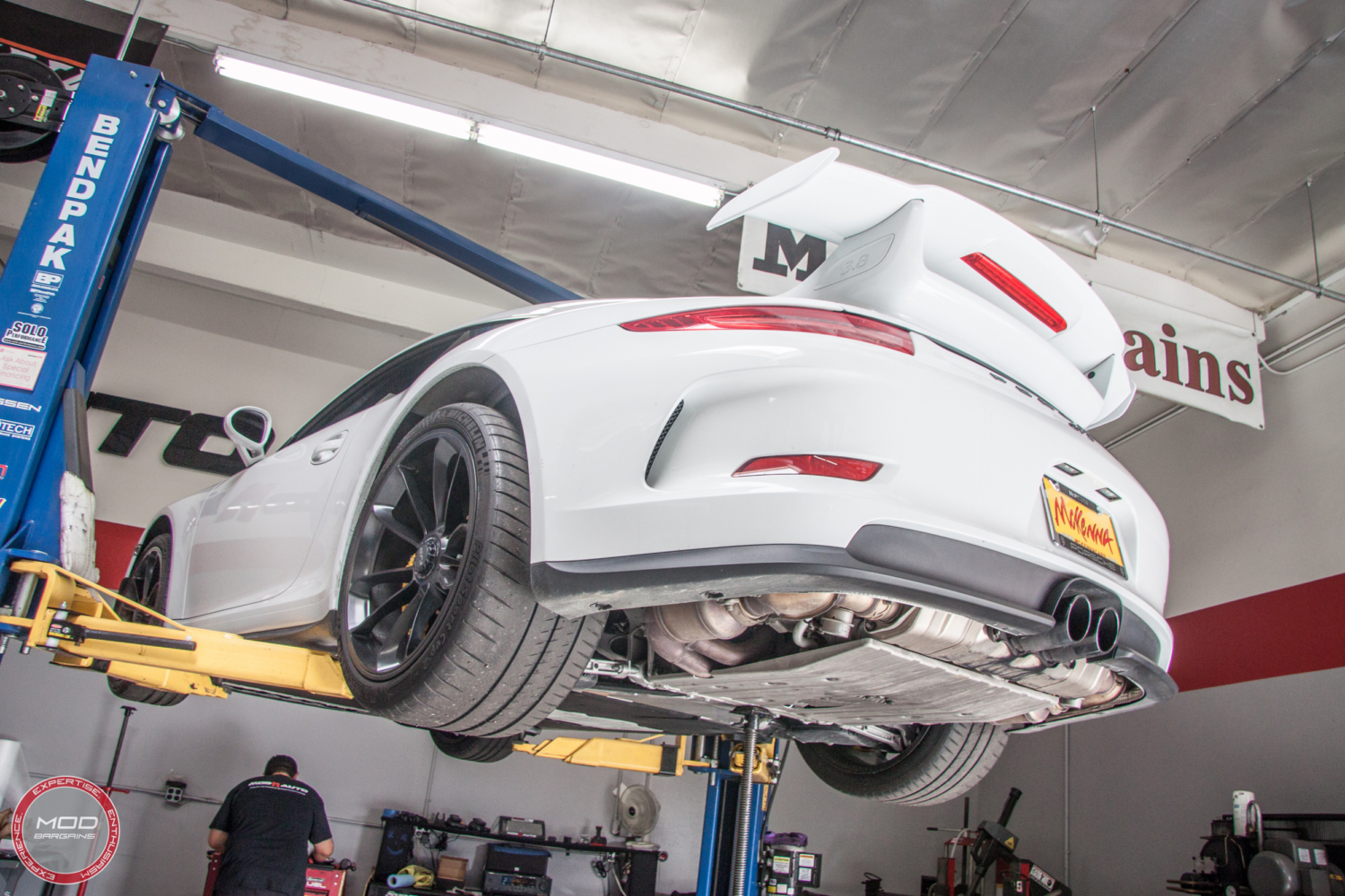 Porsche_911_GT3_991_Sharkwerkz_exh-6