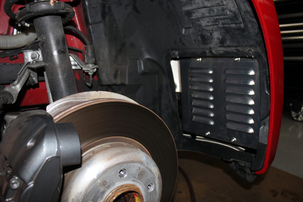 BMW_E82_135i_Evolution_Racewerks_Oil_Cooler (16)