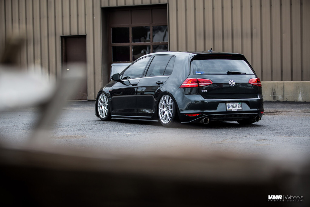 VW-MK7-GTI-V810_on_Air_Suspsension