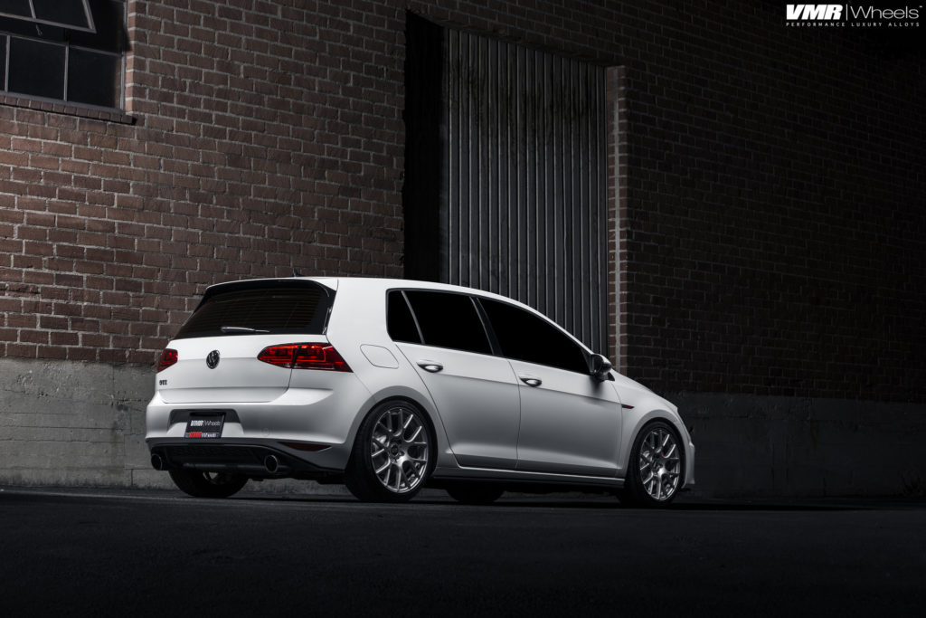 VW MK7 GTI White - VMR FlowForm V810 Gunmetal 18x85et45-img (2)