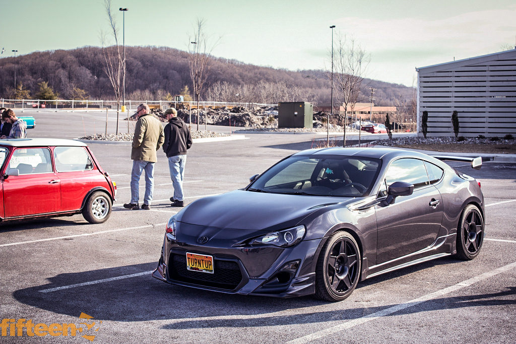 Scion_FR-S_Fifteen52_Tamrac_F40_18x9et30 (1)