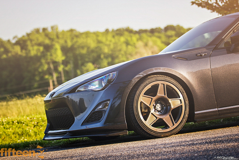 Scion_FR-S_Fifteen52_Tamrac_F40_18x9et30 (3)