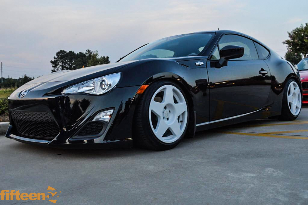 Scion_FR-s_Fifteen52_Tarmac_17x9_White_img002