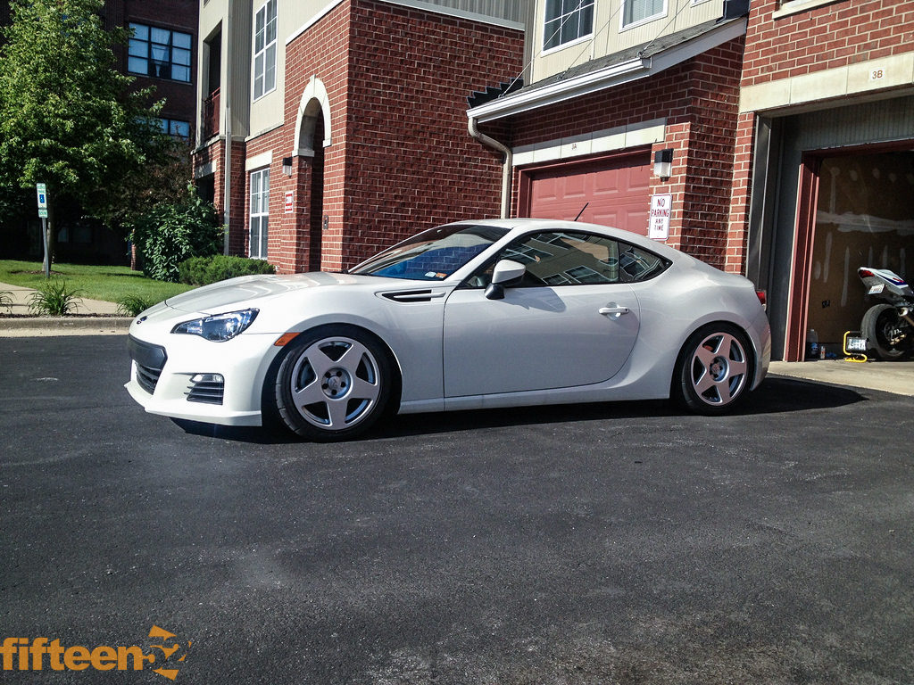 Subaru_BRZ_Fifteen52_Tarmac_17x8_Et30_img002