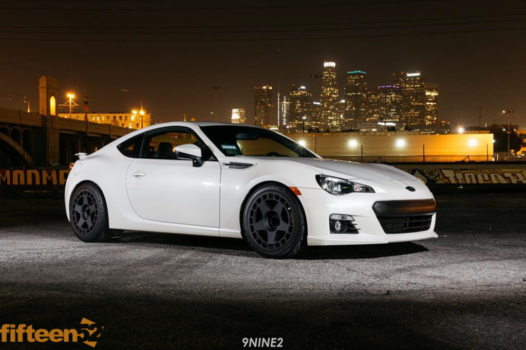 Subaru_BRZ_Fifteen52_Turbomac_18x9_img001
