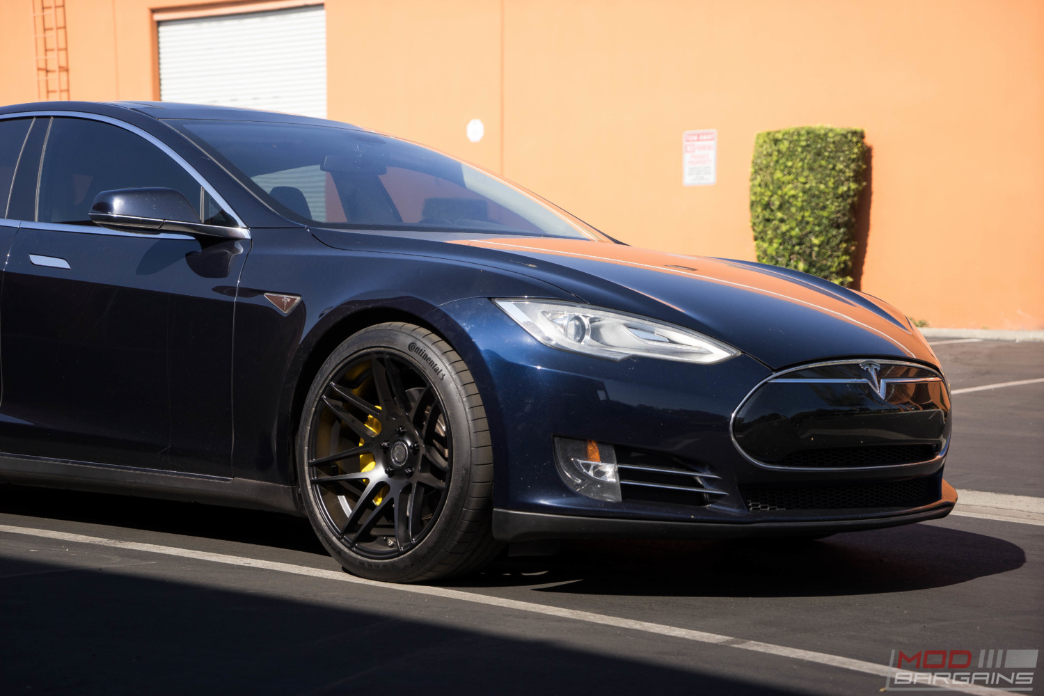 tesla p90d forgestar f14 continental extreme g2 caliper paint