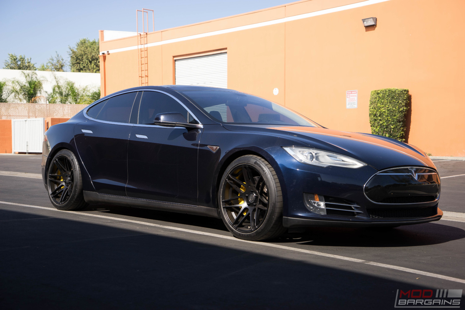 tesla p90d forgestar f14 continental extreme g2 caliper paint