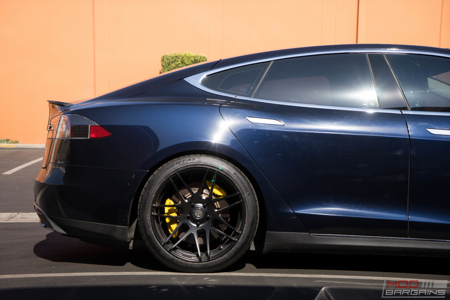 tesla p90d forgestar f14 continental extreme g2 caliper paint