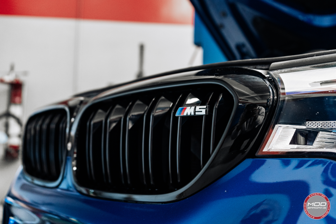 Gloss Black Kidney Grilles for BMW F90 M5