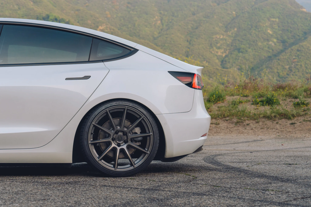 Tesla Model 3 VMR V806 Gunmetal