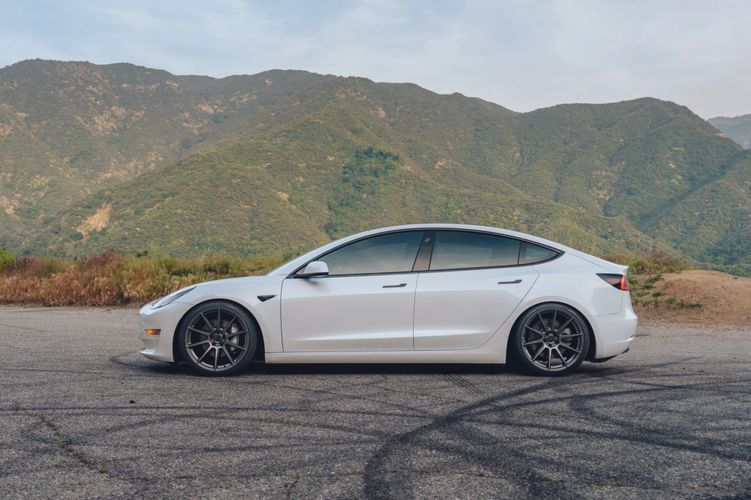 Tesla Model 3 VMR V806 Gunmetal