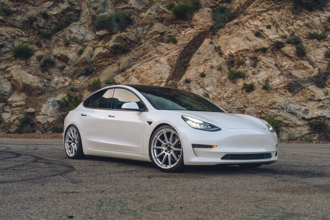 Tesla Model 3 VMR V806 Hyper Silver