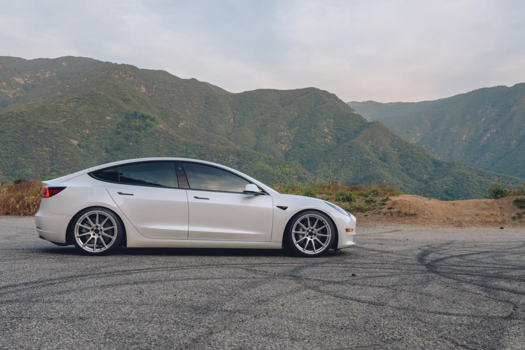 Tesla Model 3 VMR V806 Hyper Silver